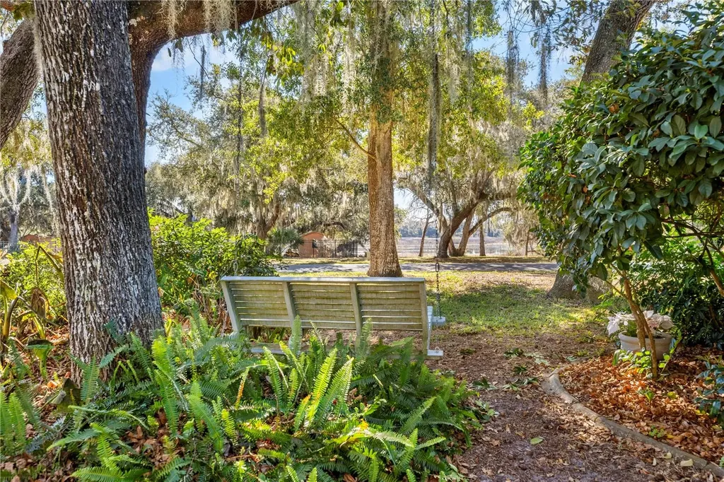 5123 Shorewood Drive Dade City FL 33523