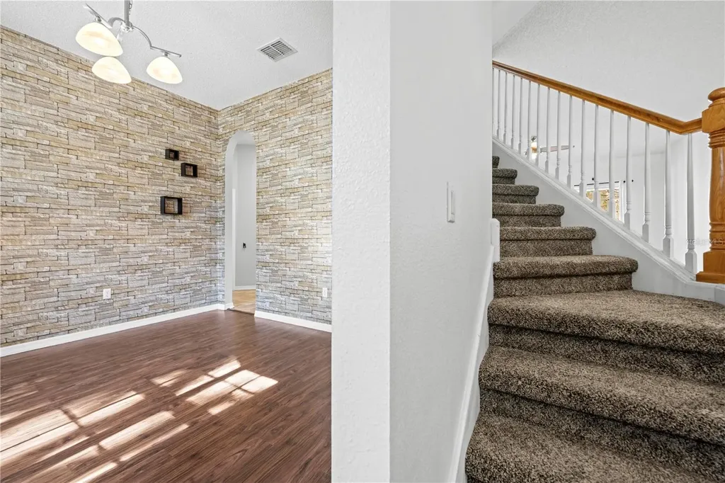 5123 Shorewood Drive Dade City FL 33523
