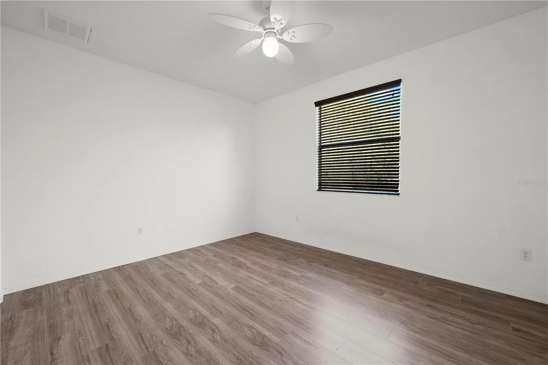5123 Shorewood Drive Dade City FL 33523