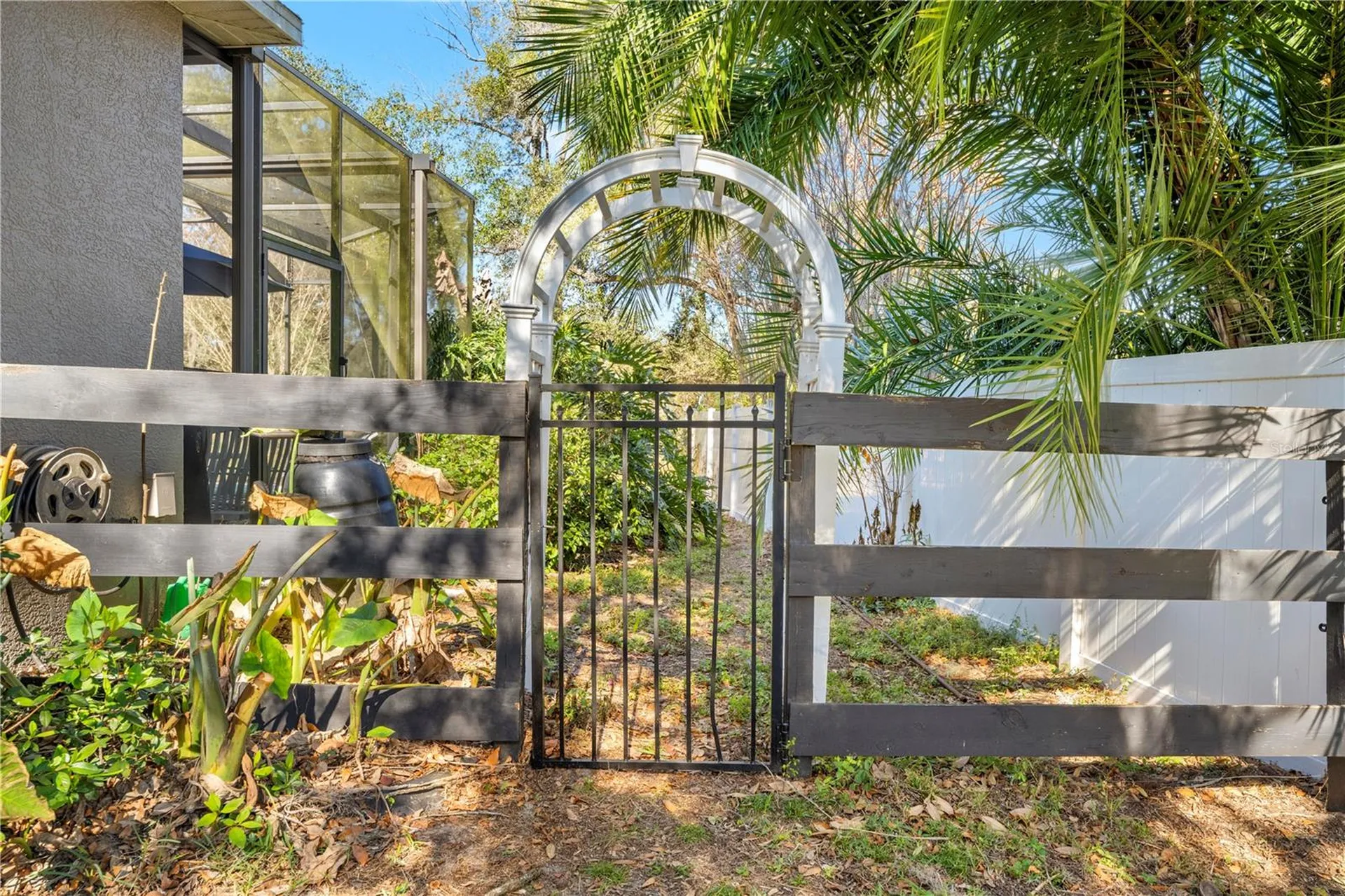 5123 Shorewood Drive Dade City FL 33523