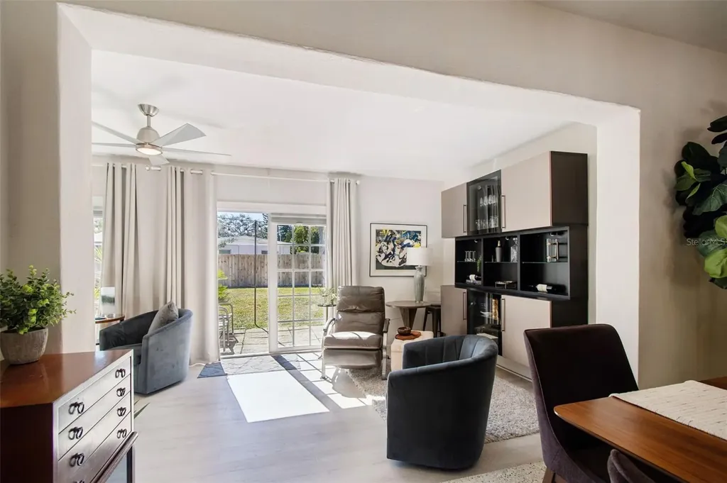 2000 Serpentine Circle S St Petersburg FL 33712