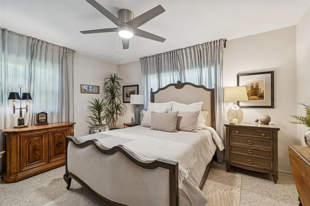 2000 Serpentine Circle S St Petersburg FL 33712