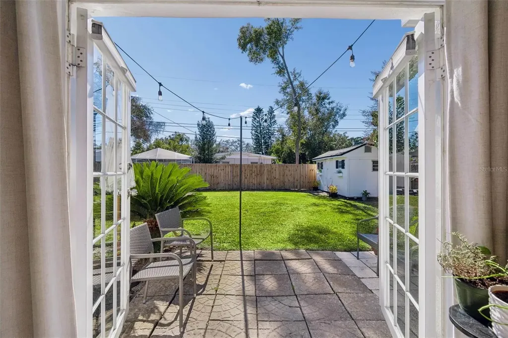 2000 Serpentine Circle S St Petersburg FL 33712
