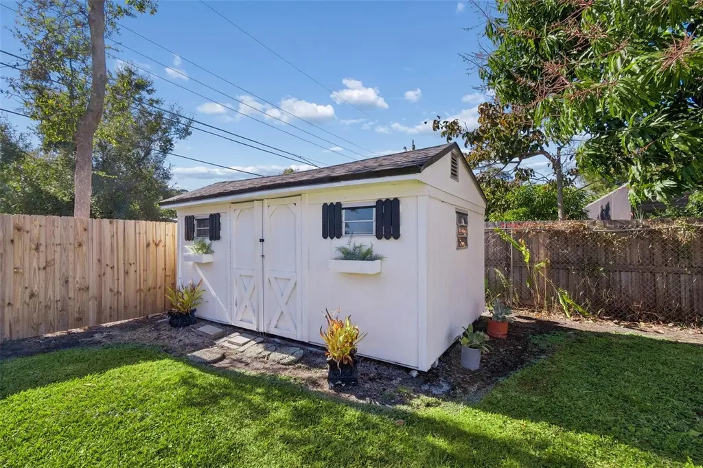 2000 Serpentine Circle S St Petersburg FL 33712