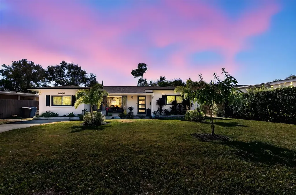 2000 Serpentine Circle S St Petersburg FL 33712
