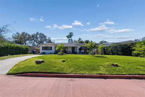 2000 Serpentine Circle S St Petersburg FL 33712