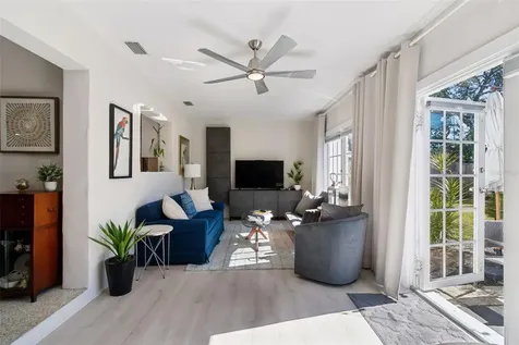 2000 Serpentine Circle S St Petersburg FL 33712