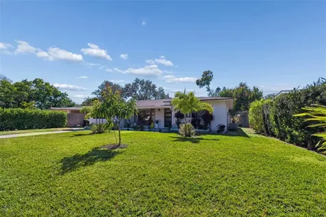 2000 Serpentine Circle S St Petersburg FL 33712