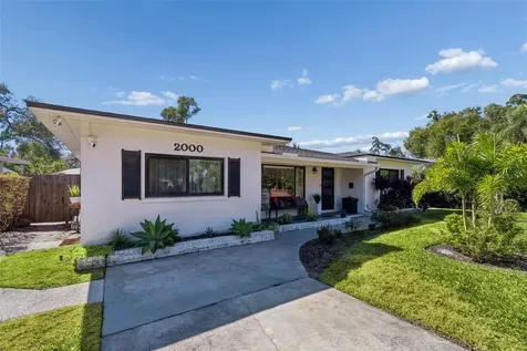 2000 Serpentine Circle S St Petersburg FL 33712