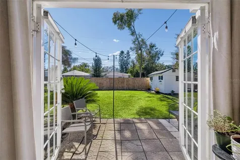 2000 Serpentine Circle S St Petersburg FL 33712