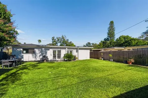 2000 Serpentine Circle S St Petersburg FL 33712