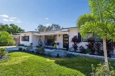 2000 Serpentine Circle S St Petersburg FL 33712