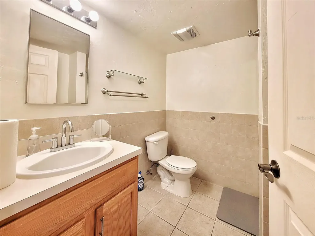 1220 SW 1st Avenue Gainesville FL 32601