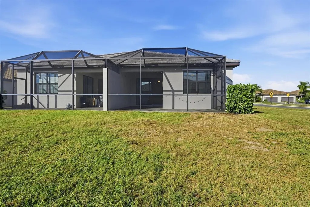 15942 Clear Skies Place Bradenton FL 34211