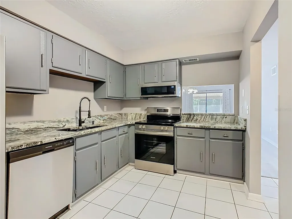 130 E Johnson Avenue Lake Wales FL 33853