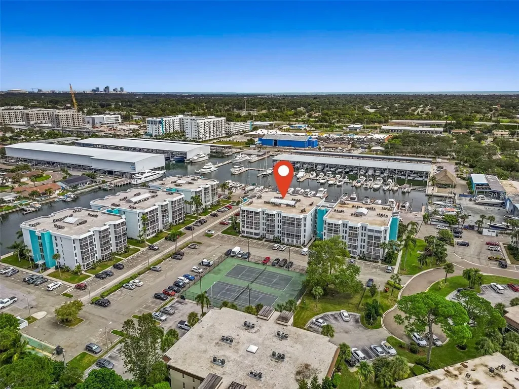 4908 38th Way S St Petersburg FL 33711