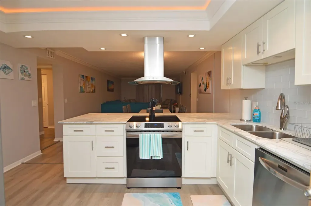 4908 38th Way S St Petersburg FL 33711