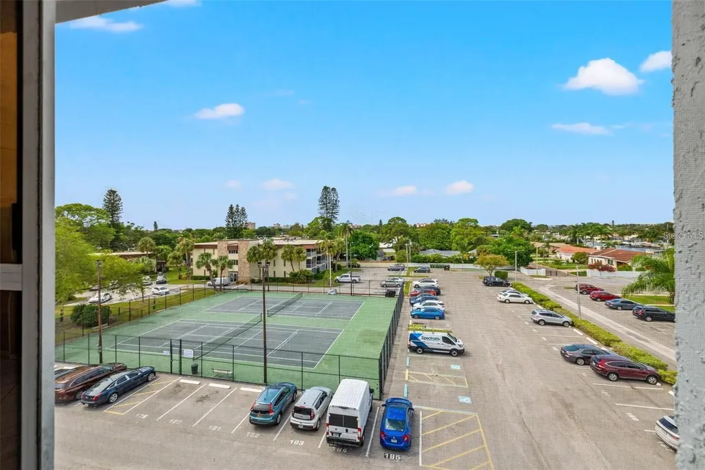 4908 38th Way S St Petersburg FL 33711