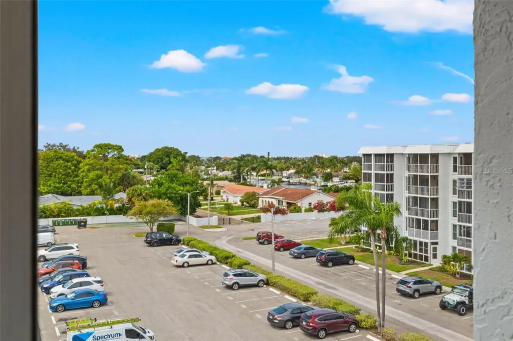 4908 38th Way S St Petersburg FL 33711