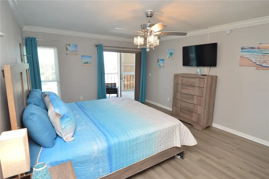 4908 38th Way S St Petersburg FL 33711