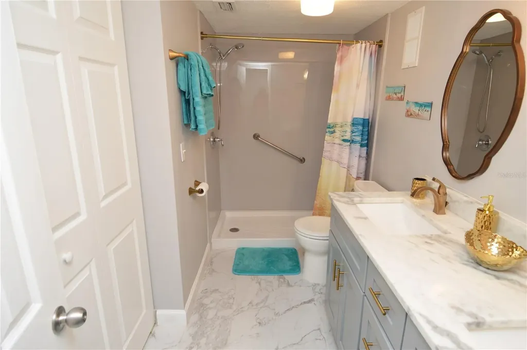 4908 38th Way S St Petersburg FL 33711