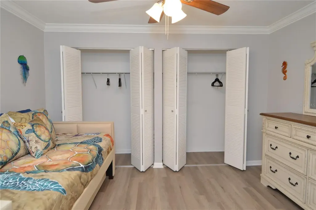 4908 38th Way S St Petersburg FL 33711