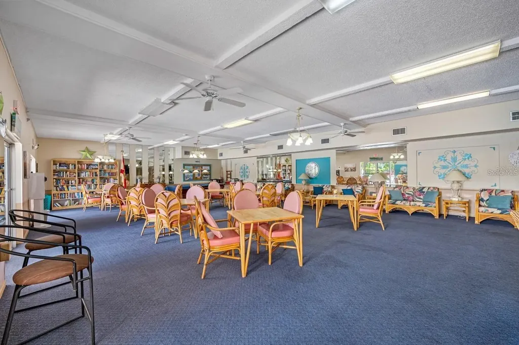 4908 38th Way S St Petersburg FL 33711