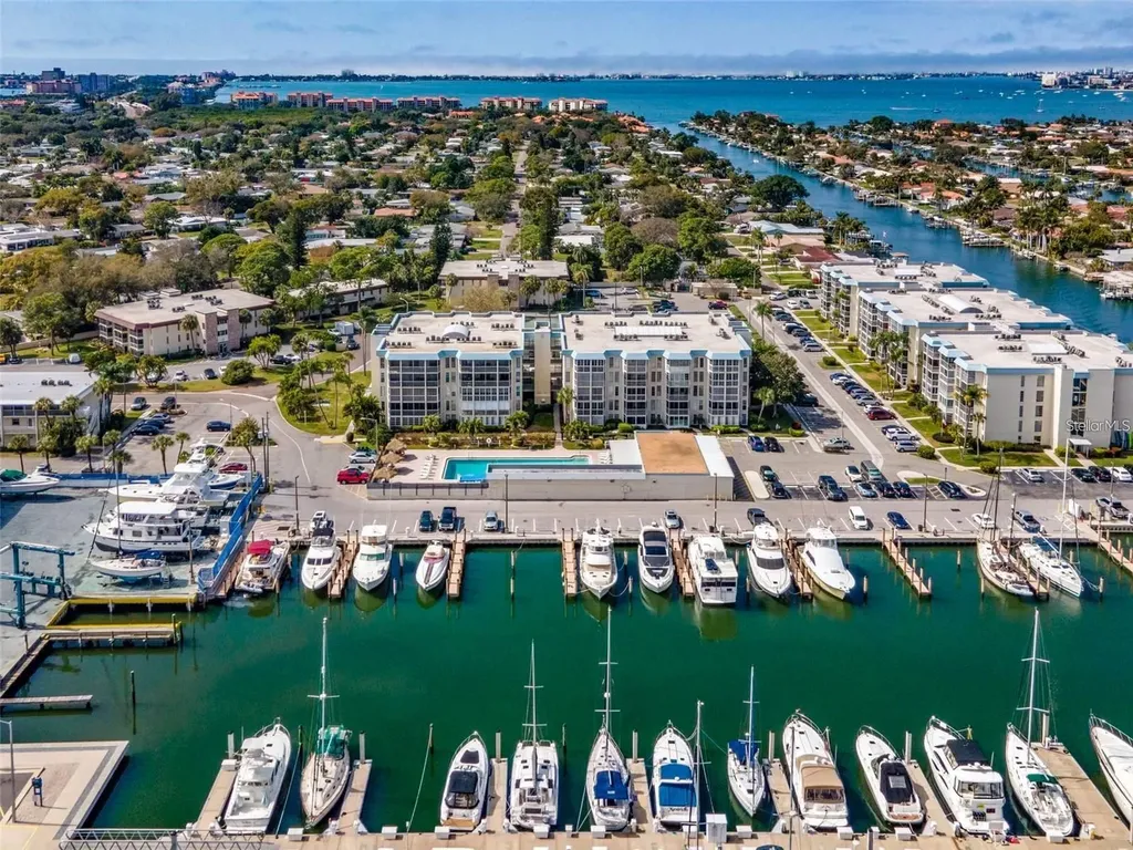 4908 38th Way S St Petersburg FL 33711