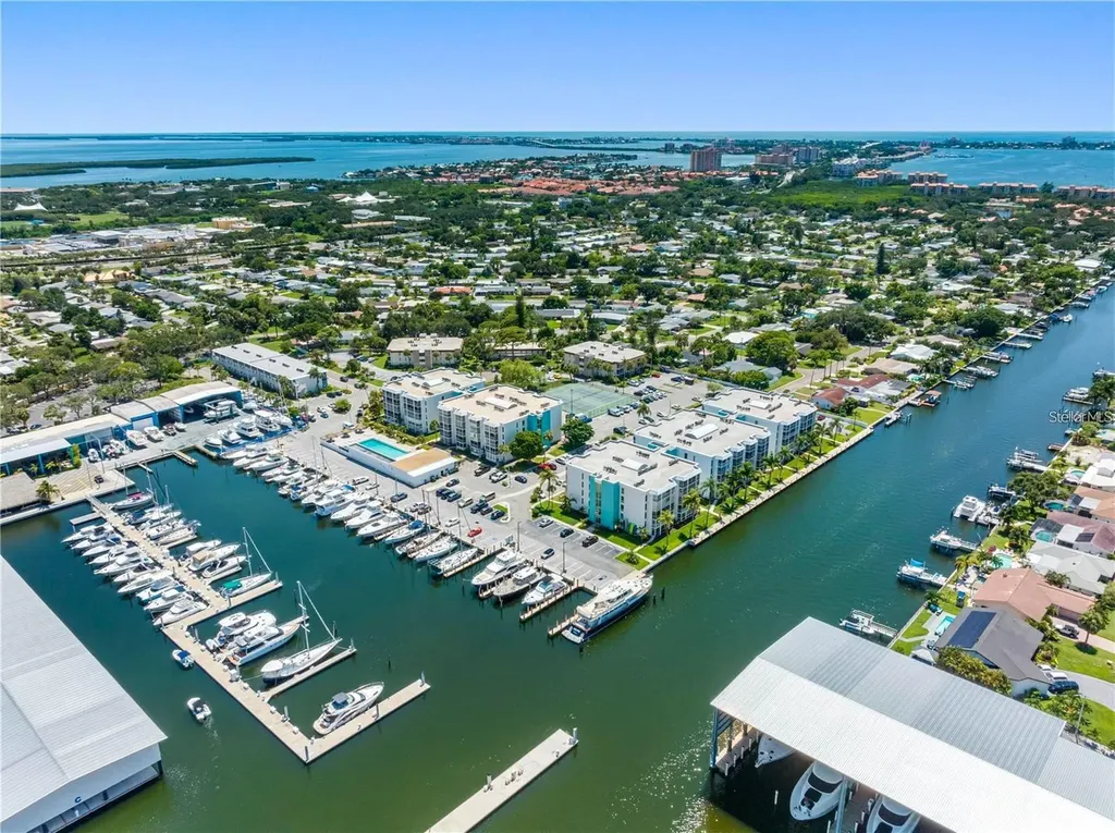 4908 38th Way S St Petersburg FL 33711