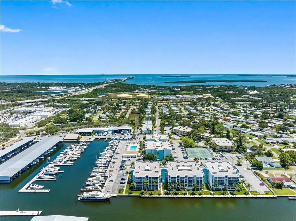 4908 38th Way S St Petersburg FL 33711