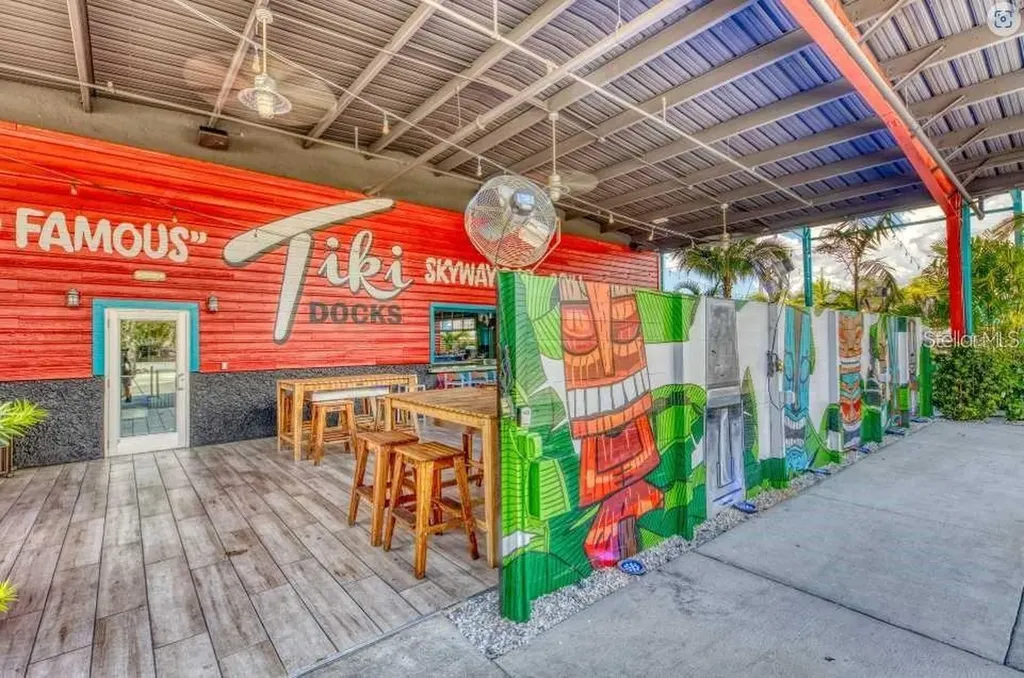 4908 38th Way S St Petersburg FL 33711