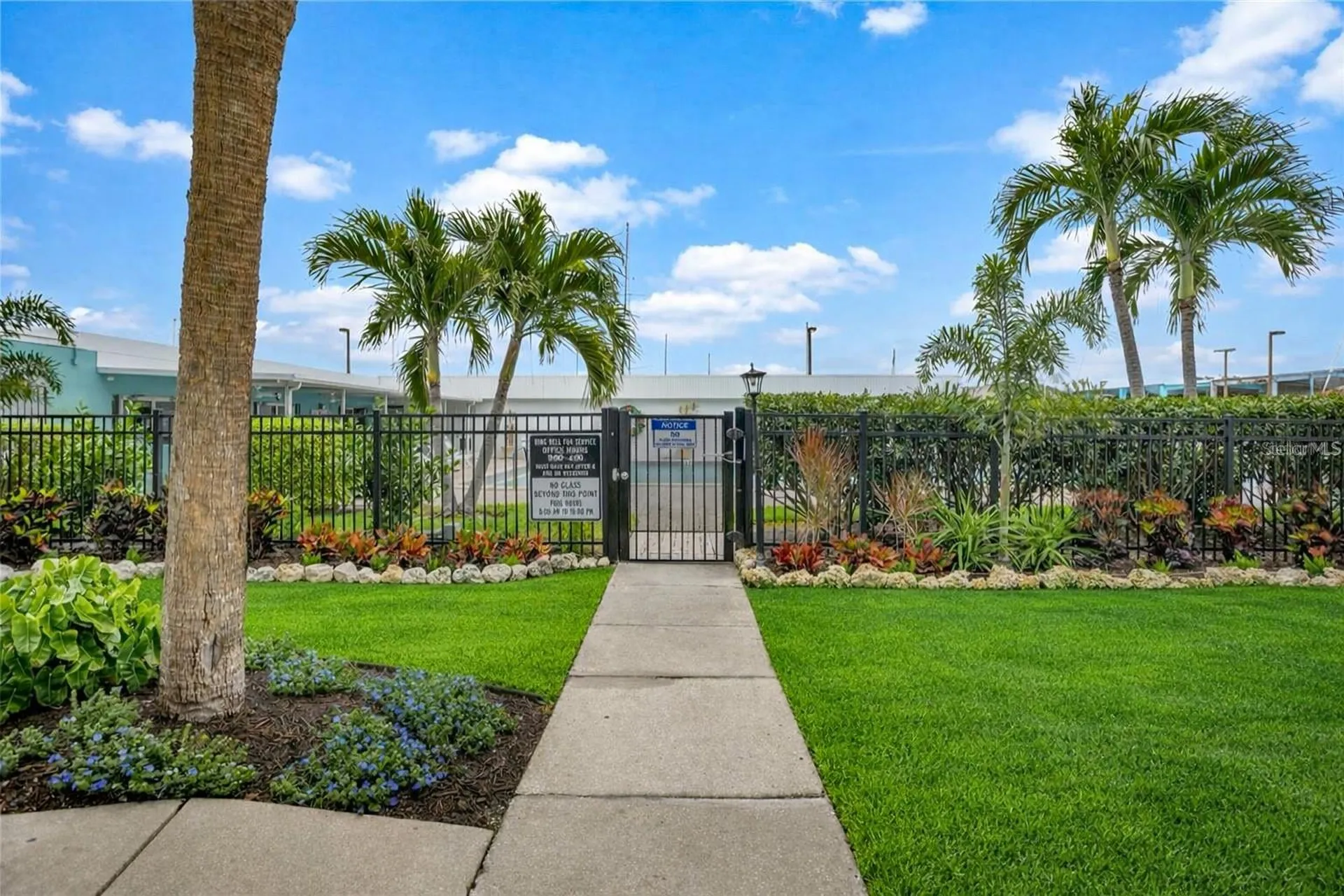 4908 38th Way S St Petersburg FL 33711