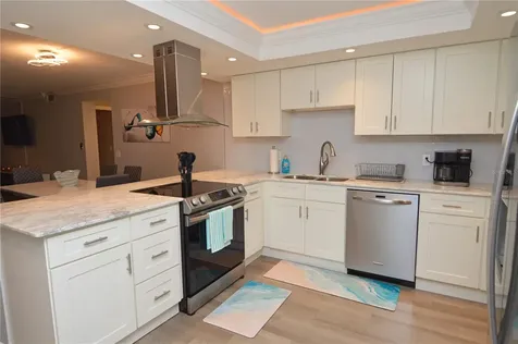 4908 38th Way S St Petersburg FL 33711