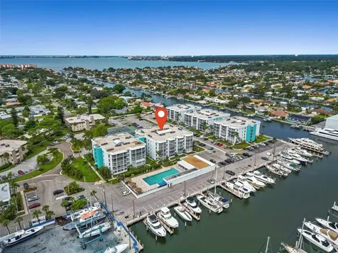 4908 38th Way S St Petersburg FL 33711