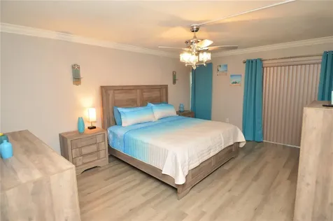 4908 38th Way S St Petersburg FL 33711