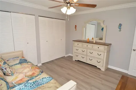 4908 38th Way S St Petersburg FL 33711