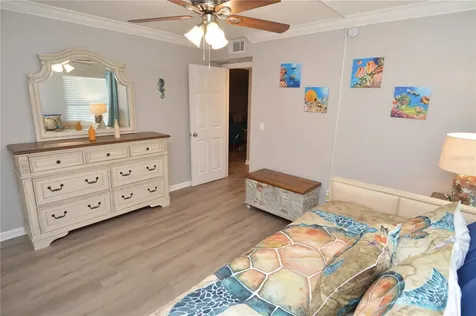4908 38th Way S St Petersburg FL 33711