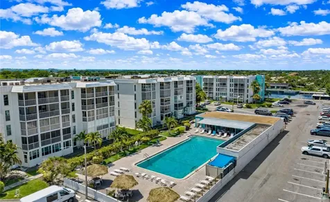 4908 38th Way S St Petersburg FL 33711
