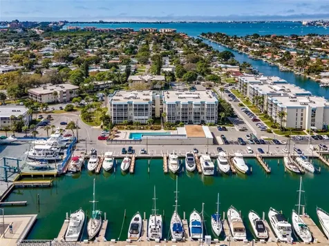 4908 38th Way S St Petersburg FL 33711