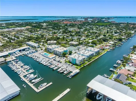4908 38th Way S St Petersburg FL 33711