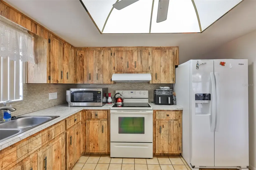 5534 22nd Avenue N St Petersburg FL 33710