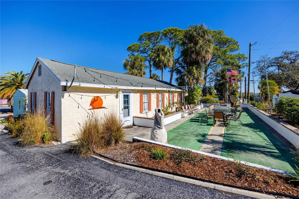 800 Chesapeake Drive Tarpon Springs FL 34689