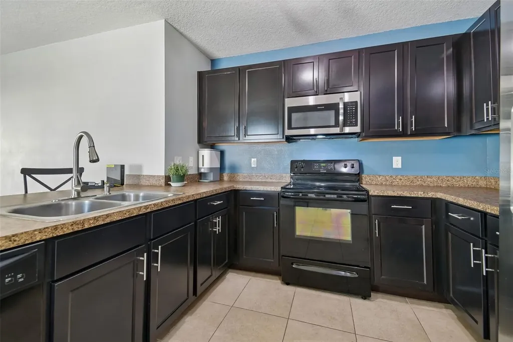 10104 Hawk Storm Avenue Tampa FL 33610