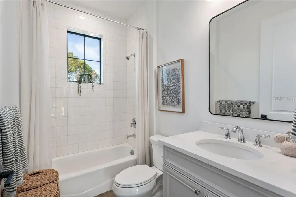 6349 Isla Del Ray Avenue Sarasota FL 34240