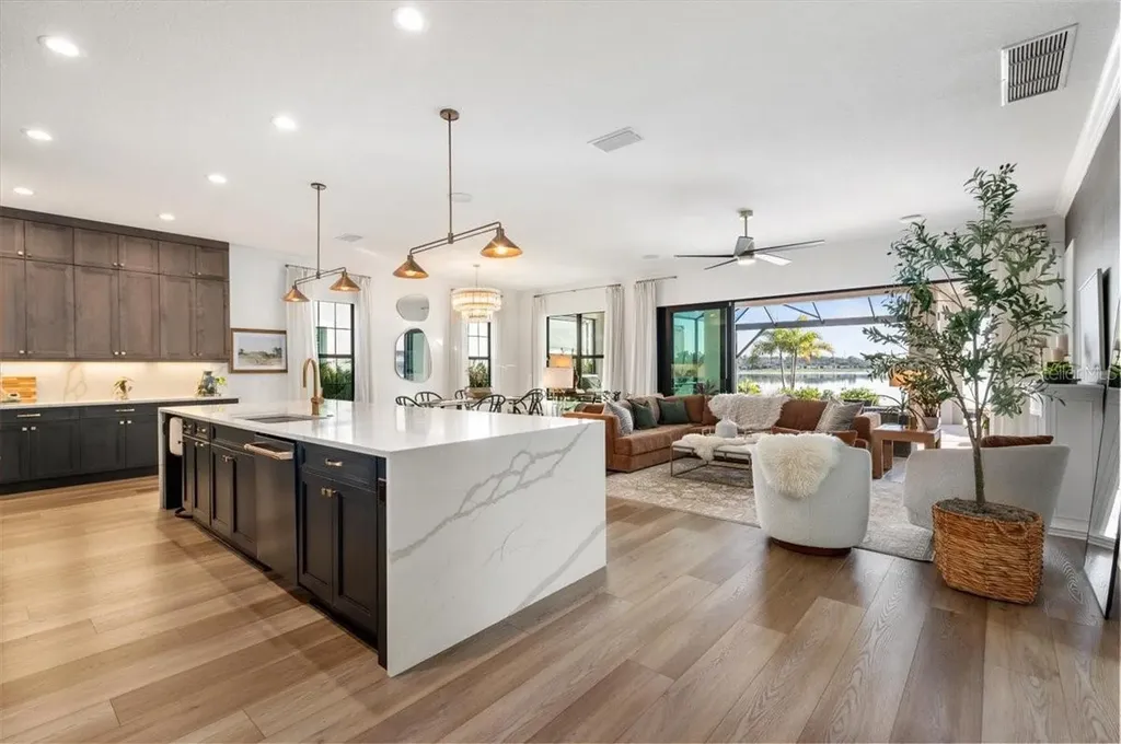6349 Isla Del Ray Avenue Sarasota FL 34240