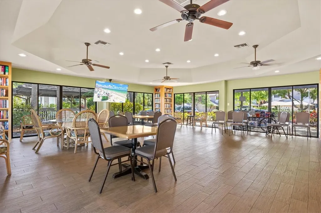 1648 Starling Drive Sarasota FL 34231