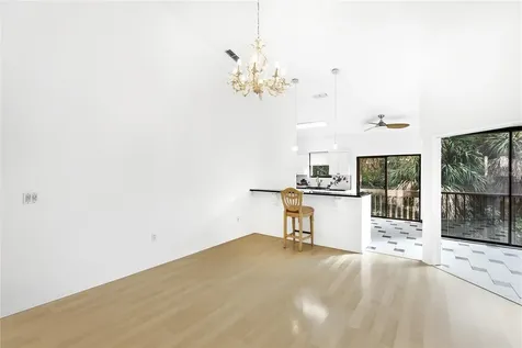 1648 Starling Drive Sarasota FL 34231