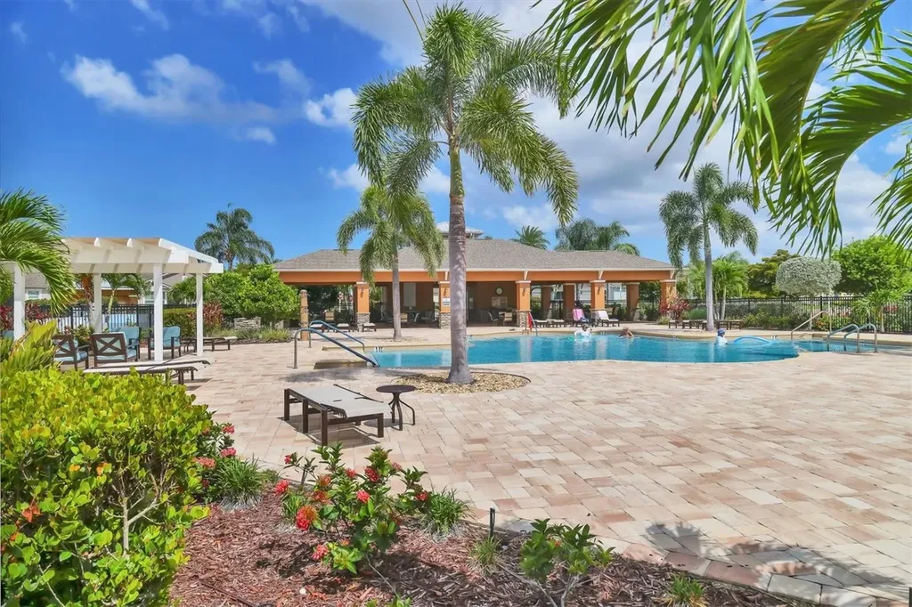 5099 Flag Street Sarasota FL 34232