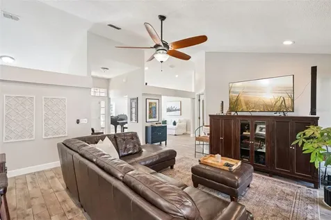 307 Oak Leaf Circle Lake Mary FL 32746