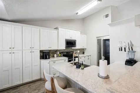 307 Oak Leaf Circle Lake Mary FL 32746